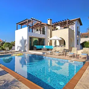 villa-panthea-ayia-napa.hotelsatayianapa.com/